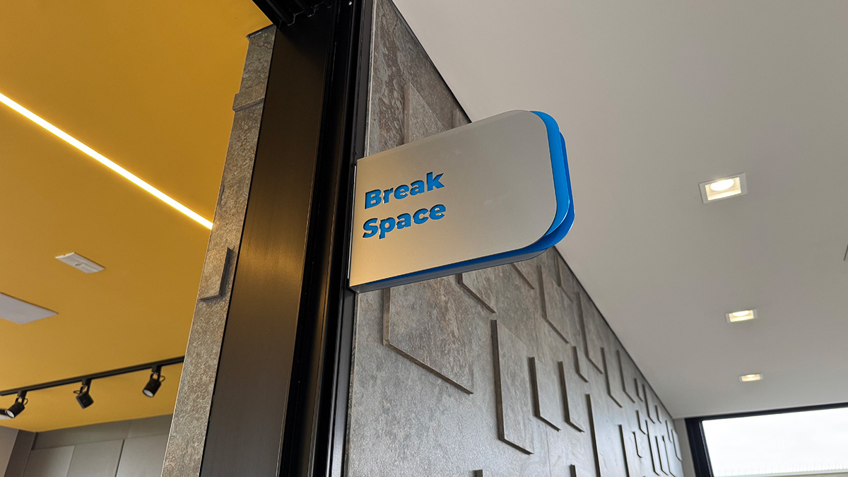 Break Space, foto principal